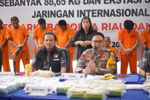 88,65 Kilogram Sabu dan 2.401 Butir Ekstasi Dimusnahkan Polda Riau
