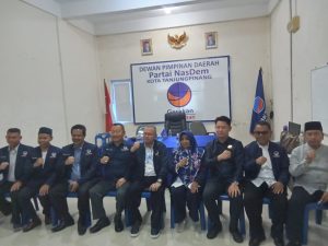 DPD Nasdem Terima Pengembalian Formulir Pendaftaran Calon Kepala Daerah Iwan Setiawan dan Rahma