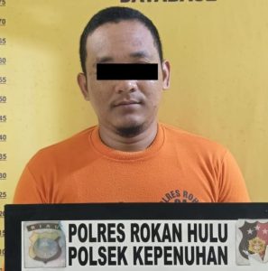 Penjara Dua Kali Tak Membuat “Iwan Kojai” Jera, Kini Kembali Digiring Ke Polsek Kepenuhan