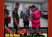Penyerahan Tersangka dan Barang Bukti Perkara Korupsi, Baca !