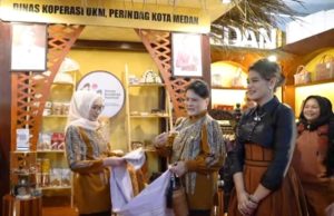 Ibu Iriana Hadiri Puncak Peringatan HKG PKK Ke-52 di Kota Surakarta