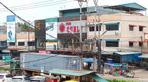 Masyarakat: Siapa Pemilik Truk Kontainer Ini? Mengapa Mereka Tampak Memiliki Kekebalan Hukum? Apakah Ada Oknum di Balik Semua Ini?