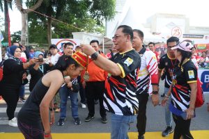 Semarak Hari Bhayangkara ke-78: 1.440 Peserta Meriahkan Fun Run Polda Kepri, Hadiah Umroh dan Sepeda Motor Dibagikan