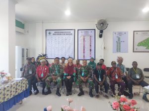 Satgas Pamtas Statis Ri-Png Yonif 122/TS Hadiri Akreditasi Faskes Puskesmas Kampung Pitewi