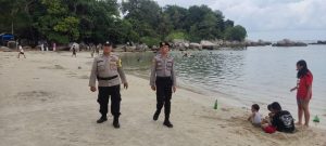 Liburan Idul Adha 1445H/2024M, Personel Polres Bintan Pantau Sejumlah Tempat Wisata, Berikan Himbau Keselamatan Berwisata