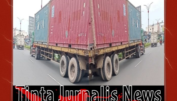 Truk Kontainer Lalu Lalang di Jalan D.I. Panjaitan Mendapat Sorotan Tajam, Masyarakat: “Pihak Berwenang Jangan Tutup Mata!”