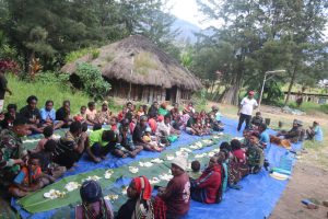 Kegiatan Minggu Kasih, Wujud Sinergi TNI dan Masyarakat di Ilaga
