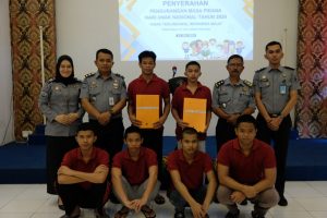 Peringati Hari Anak Nasional Tahun 2024, Dua Anak Binaan Rutan Kelas I Tanjungpinang Terima Remisi