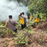 Polres Rokan Hulu Berhasil Padamkan Karhutla di Cipang Kiri, Kapolres: "Pantang Pulang Sebelum Padam" Tinta Jurnalis News
