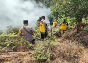 Polres Rokan Hulu Berhasil Padamkan Karhutla di Cipang Kiri, Kapolres: “Pantang Pulang Sebelum Padam”