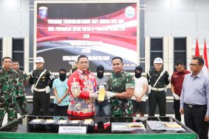 Sinergi Kodam XII/Tanjungpura dan Warga Gagalkan Penyelundupan 6,4 Kg Sabu di Perbatasan