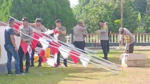 Sambut HUT RI ke-79: Polres Bintan Bagikan Sejuta Bendera Merah Putih