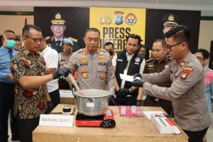 Polresta Tanjungpinang Berhasil Ungkap 10 Kasus Narkotika dalam Sebulan Dengan 12 Tersangka