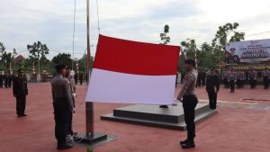 Momen Patriotik: Polres Bintan Gelar Upacara Pengibaran Bendera di HUT RI Ke-79