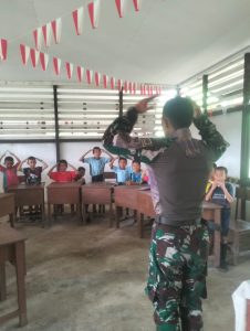 Peduli Masa Depan Generasi Bangsa, Satgas Yonzipur 5/ABW Menjadi Gadik di Perbatasan