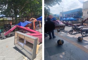 Gapura Kopi Merdeka Roboh, Pengendara Motor Jadi Korban