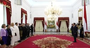 Jokowi Terima Surat Kepercayaan 10 Duta Besar: Memperkuat Diplomasi Indonesia di Mata Dunia