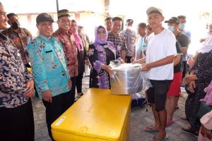 Kepedulian Rahma: 1.500 Unit Bantuan UMKM dari CSR Bank Riau Kepri Syariah Meningkatkan Omzet Warga