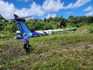 Pesawat Trigana Tergelincir di Bandara Stevanus Rumbewas, Seluruh Penumpang Selamat