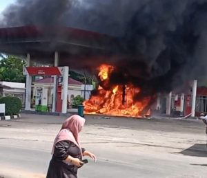 Kebakaran Hebat di SPBU Rokan Hulu, Penyebab Diduga Percikan Api dari Sepeda Motor