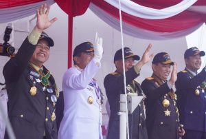 Kasad Hadiri HUT ke-79 TNI AL: Panglima TNI Tegaskan Netralitas Jelang Pilkada 2024 di Tengah Atraksi Armada Laut