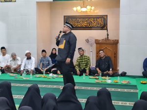 Rizha Hafiz Pimpin Tausiah di Surau Nurul Iman pada Peringatan Maulid Nabi Muhammad SAW