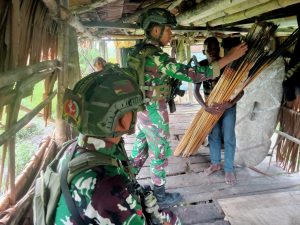 Satgas Yonif 503 Kostrad Jalin Silaturahmi dengan Warga Kampung Dim, Nduga