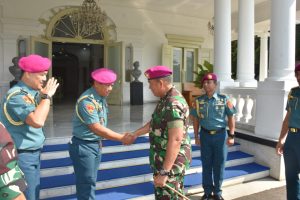 Dankormar Beri Pembekalan, Tugas Diplomasi Perwira Marinir Siap Dilanjutkan ke Empat Negara Sahabat