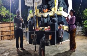 Kapolres Sintang Hadiri Sembahyang Tilem di Pura Giri Penataran Agung, Wujud Nyata Kepedulian Terhadap Umat Hindu