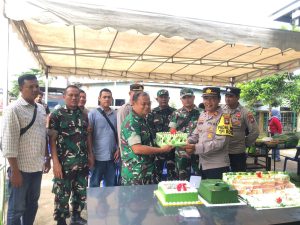 HUT TNI ke-79: Kapolsek Tanjungpinang Kota Berikan Kejutan di Mako Koramil