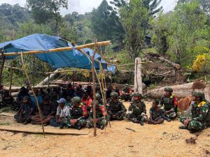 Pos Kelila Bantu Warga yang Berduka dengan Sembako dan Penghiburan