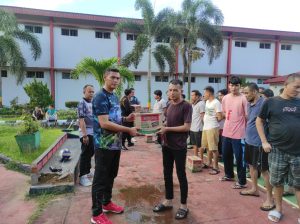 Tanjungpinang: Kalapas Narkotika Berikan Santunan Makanan kepada Warga Binaan