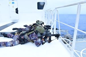 Satgas Port Visit 2024 Gelar Latihan Peran Tempur Bahaya Permukaan dalam Pelayaran ke Solomon