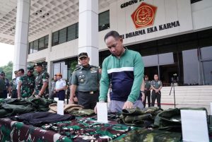 Panglima TNI Tinjau Kesiapan Perlengkapan Operasi 2025: Prioritaskan Keselamatan dan Efektivitas Prajurit