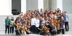 Presiden Jokowi dan Ibu Negara Pamitan dengan Pegawai Istana: Momen Haru di Penghujung Masa Jabatan