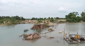 Dari Bekas Galian Pasir Menjadi Kolam Ikan Milik E di Teluk Bakau: Apakah Sudah Memenuhi Persyaratan Izin?