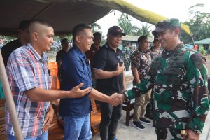 Pangdam XII/Tpr Letakkan Batu Pertama Pembangunan Mushola Pos Pamtas Sungai Daun