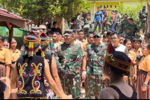 Pangdam XII/Tpr Beri Semangat Anak-Anak Rumah Singgah di Perbatasan RI-Malaysia
