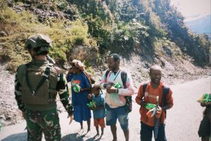 Komsos Habema Disambut Hangat oleh Warga Kumlagupa