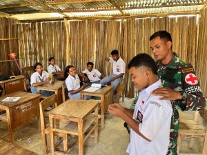 Satgas Pamtas RI-RDTL Yonarhanud 15/DBY Pos Baen Berikan Motivasi dan Pengetahuan di SMAN Bikomi Nilulat