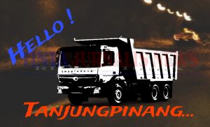 Dumtruck Hitam Berterpal Melintas Tengah Malam, Ada Apa?