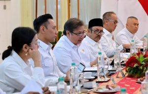 Kementerian Keuangan dan Kabinet Bahas KEK dan PSN di Istana Merdeka