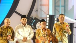 Sri Mulyani Dampingi Presiden Prabowo di Puncak Hari Guru Nasional 2024