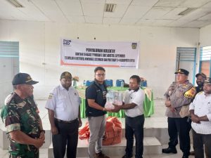 Dinas Sosial Kabupaten Deiyai Salurkan Dana Bantuan Sembako Triwulan 3 dan 4 Serta PKH Tahap 3 dan 4