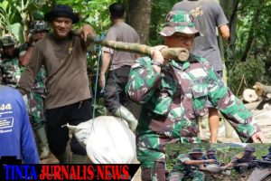 Bekerja dengan Hati, Prajurit TNI Tingkatkan Kepekaan terhadap Kesulitan Masyarakat