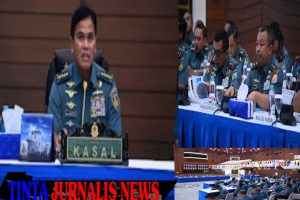 Pangkoarmada II Hadiri Paparan Persiapan Satgas 5th Multilateral Naval Exercise Komodo 2025 kepada Kasal