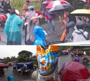 Beras Gratis Kapolda Kepri, Warga Tanjungpinang Antusias Meski Diguyur Hujan