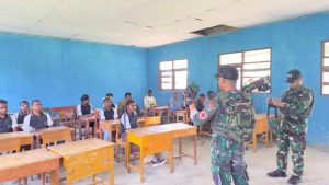 Peduli Pendidikan Di Tanah Papua, Satgas Yonif 641/Bru Bantu Jadi Gadik Di SMAN 1 Bolakme