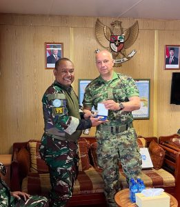 Komandan Satgas MPU XXV-Q/UNIFIL Letkol Cpm Kenht Ruben Edison Terima Kunjungan Komandan Serbia Lt. Col. Dejan Taskov