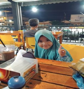 Silvia Syari Daeli, Si Bungsu Penyejuk Hati yang Setia Menemani Sang Ayah di Tengah Penat